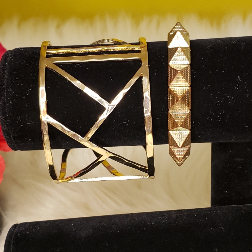 2/$25 🚨 Ashley Stewart Gold Hammered Cut-Out Geometric Statement Cuff Bracelet - Picture 5 of 5